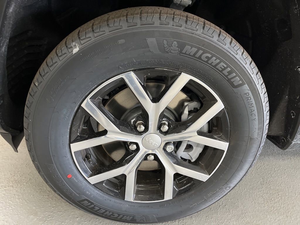 New 2025 Jeep Grand Cherokee L Limited image 6