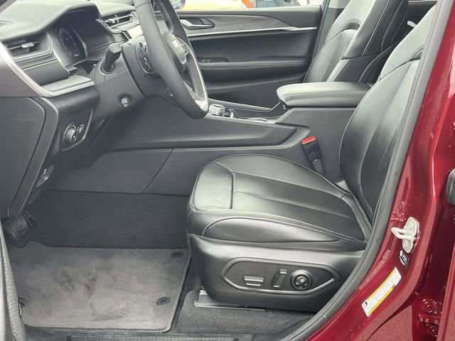 Used 2024 Jeep Grand Cherokee L Limited w/ Luxury Tech Group II image 13