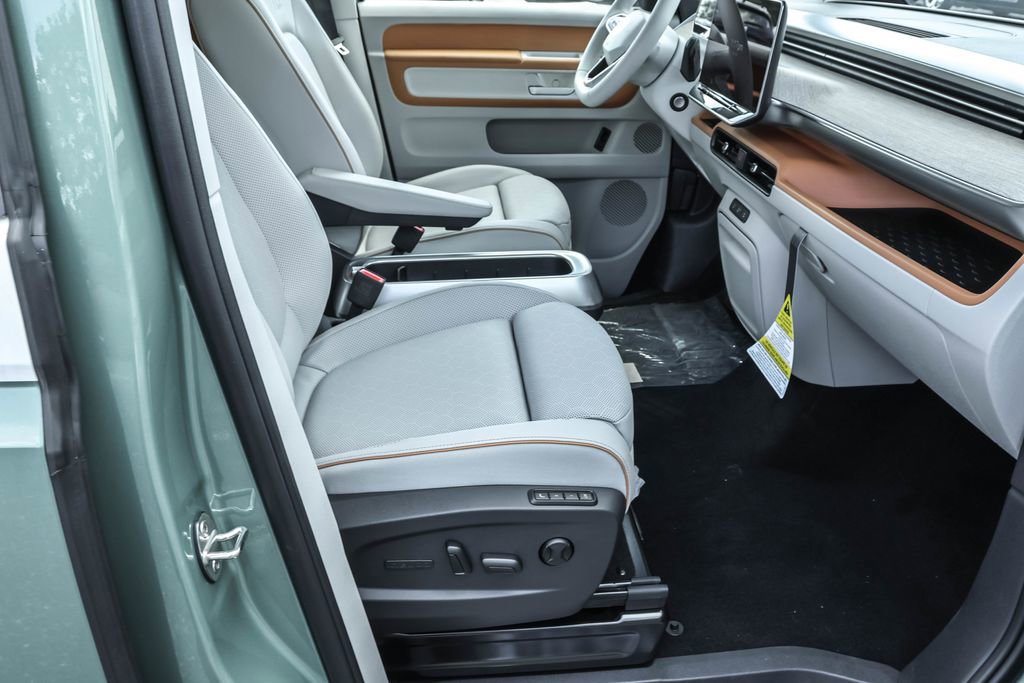 New 2025 Volkswagen ID. Buzz 1st Edition image 40