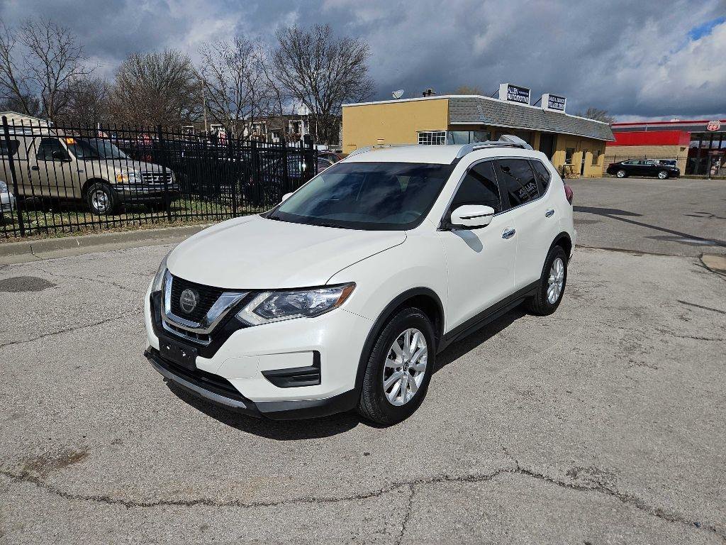 Used 2018 Nissan Rogue SV image 1