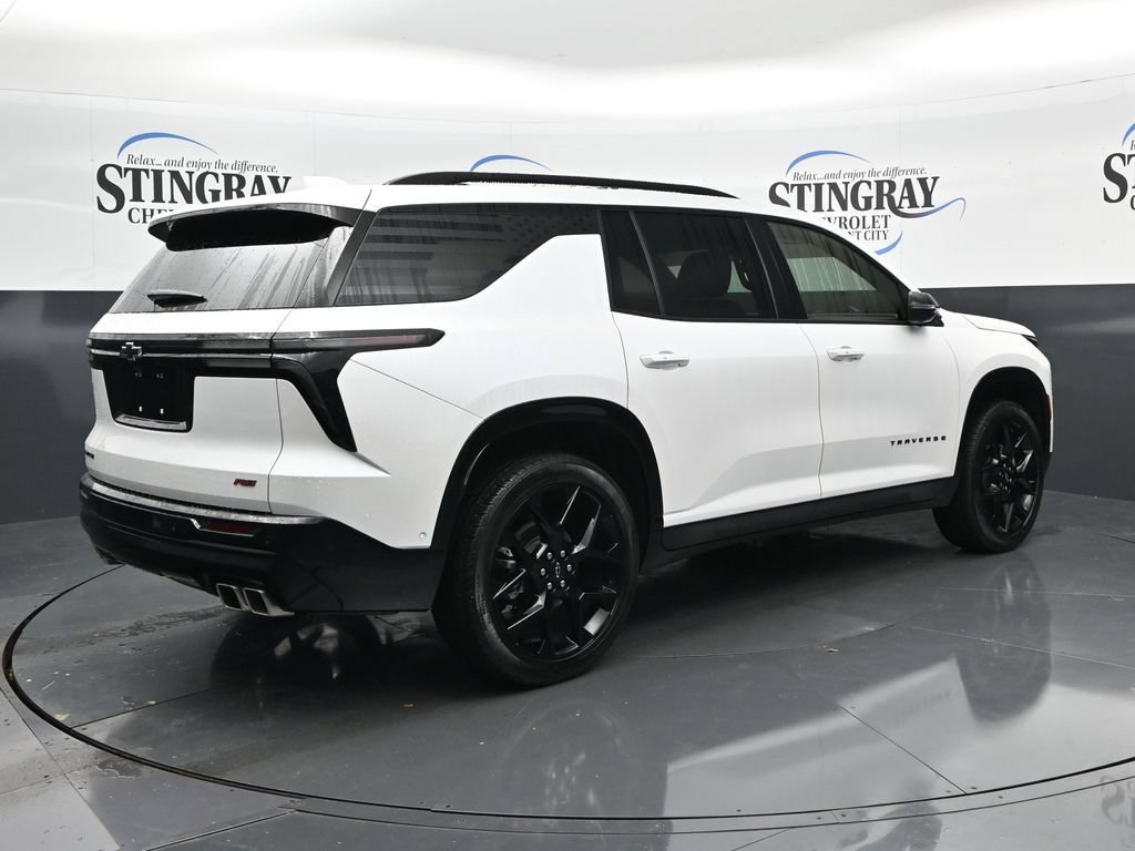 Used 2025 Chevrolet Traverse RS w/ LPO, Floor Liner Package FWD image 7