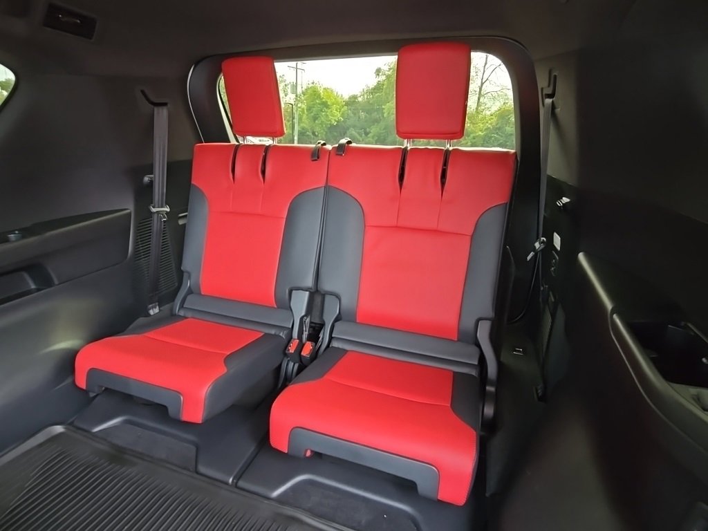 Used 2024 Lexus LX 600 F Sport image 33