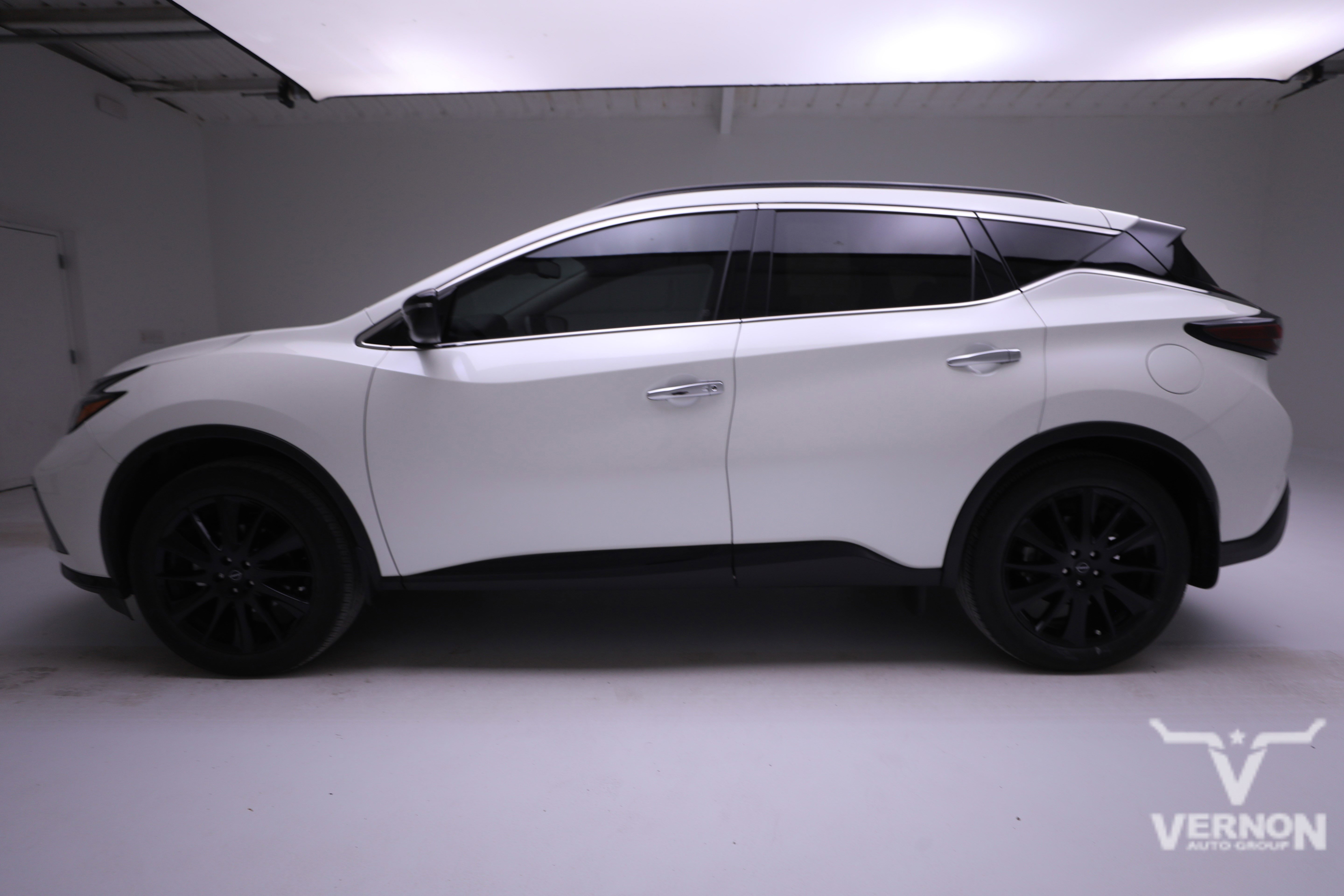 Used 2023 Nissan Murano SV w/ SV Midnight Edition Package image 2