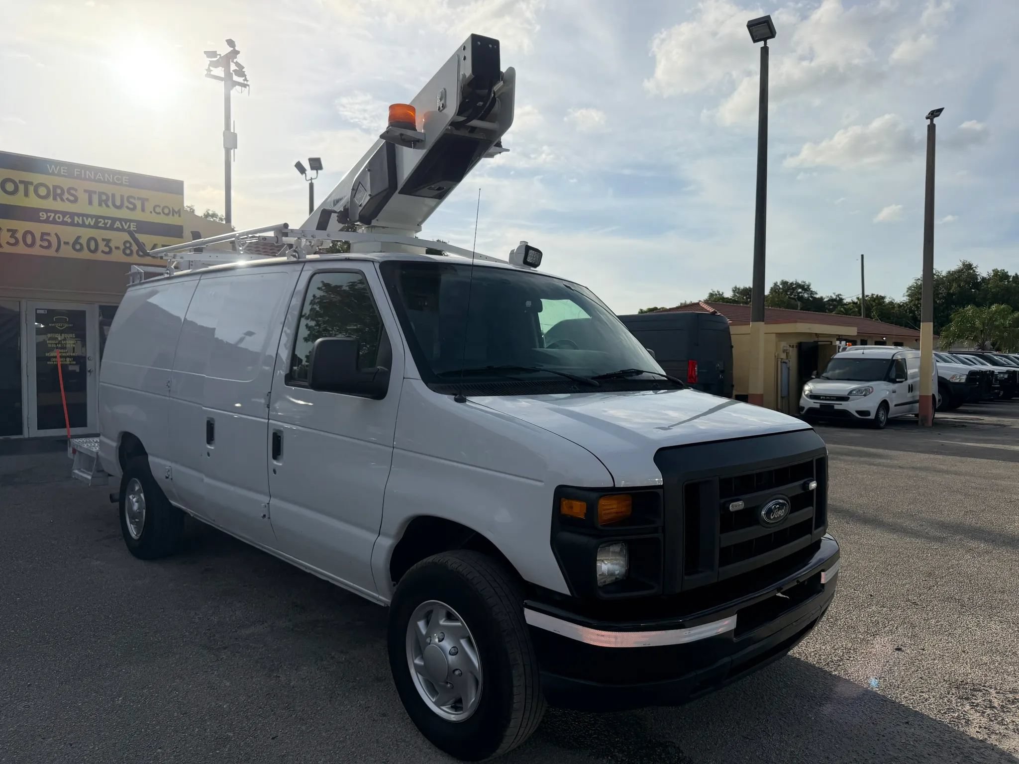 Used 2013 Ford E-350 and Econoline 350 Super Duty w/ PWR Group RWD image 6