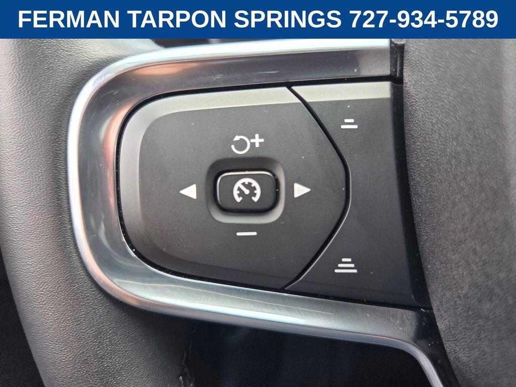 Certified 2026 Volvo XC40 B5 Plus AWD/4WD image 30