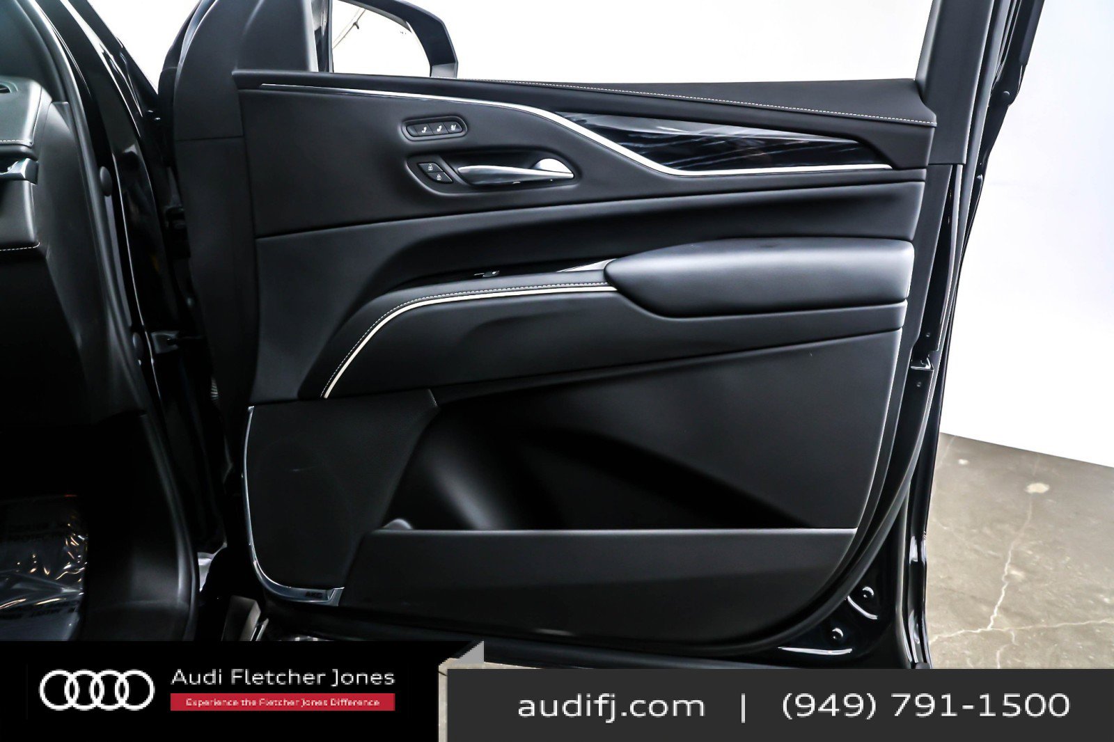 Used 2022 Cadillac Escalade ESV Sport w/ Touring Package image 24