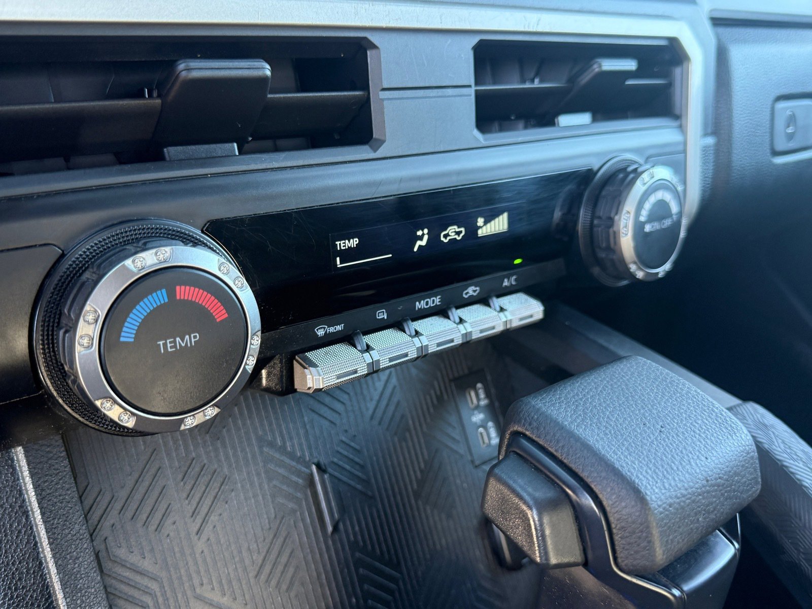 Used 2024 Toyota Tacoma SR image 22