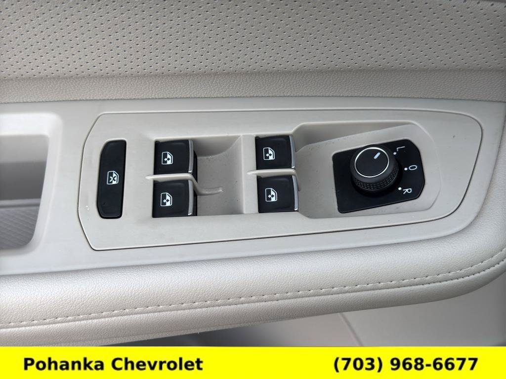 Used 2024 Volkswagen Atlas SE AWD/4WD image 19