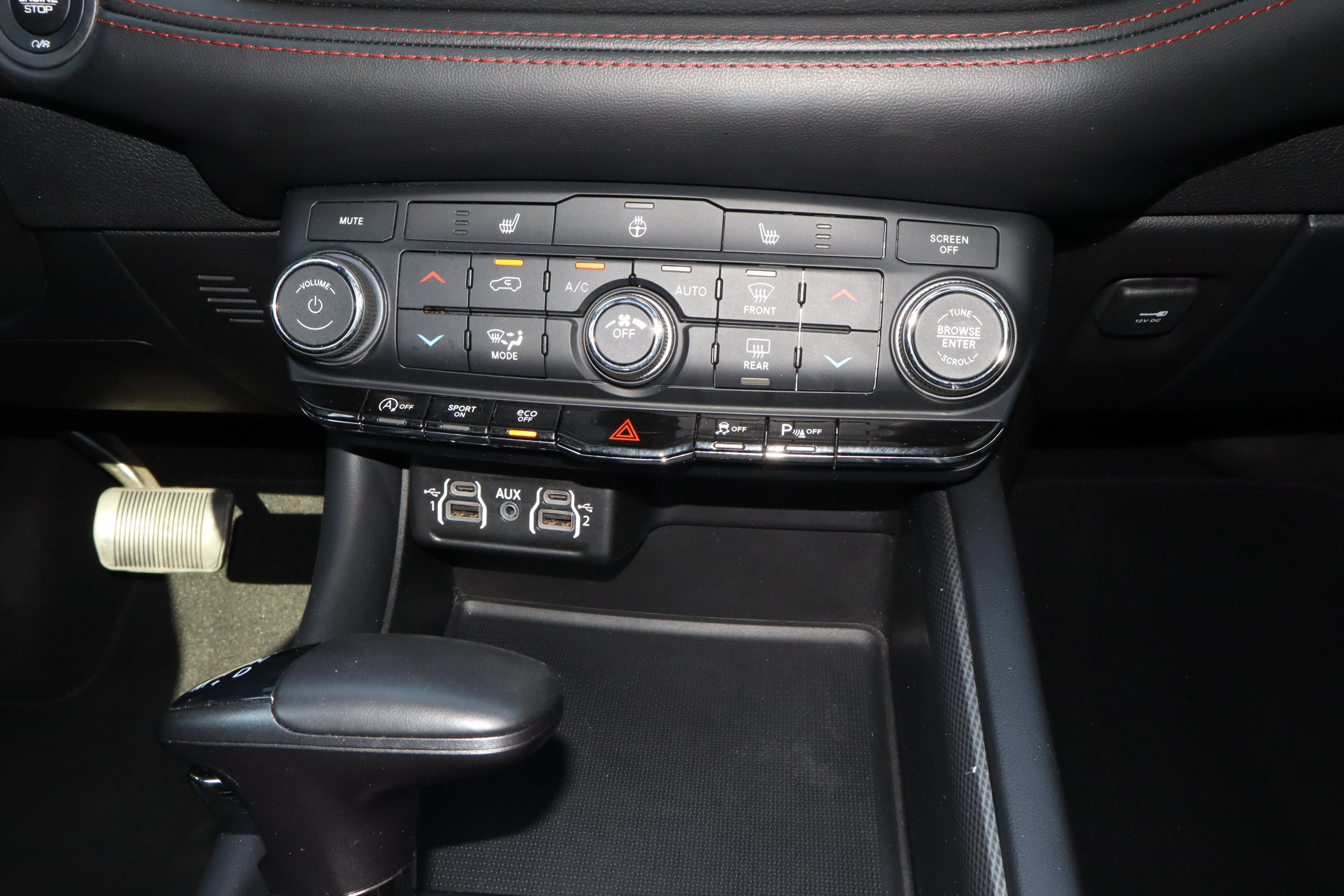 Used 2025 Dodge Durango GT AWD/4WD image 12