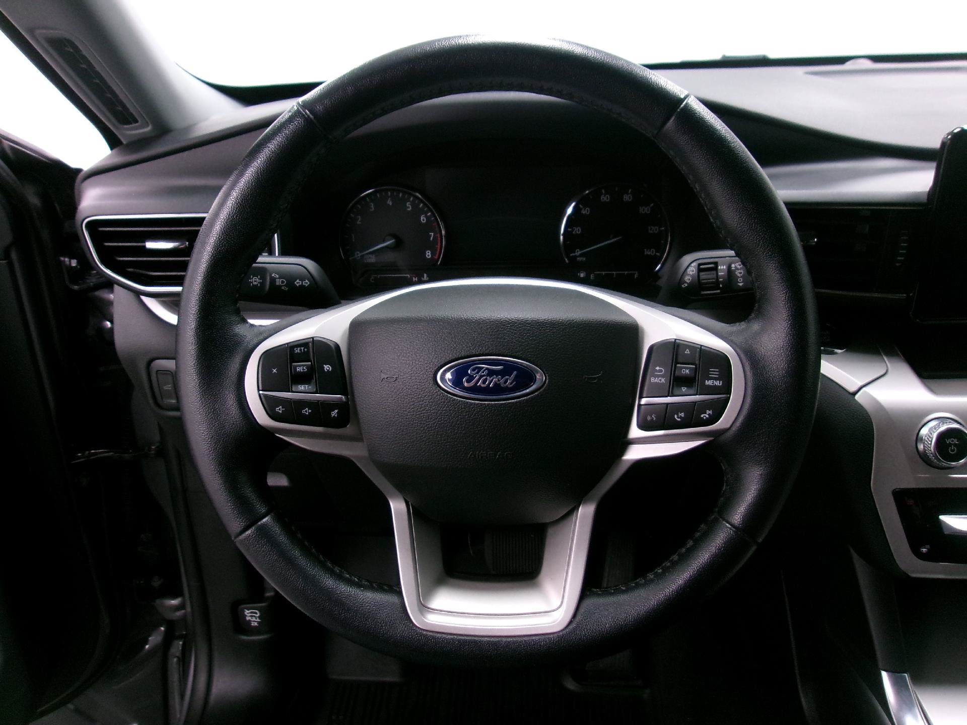 Used 2022 Ford Explorer XLT w/ Equipment Group 202A AWD/4WD image 6