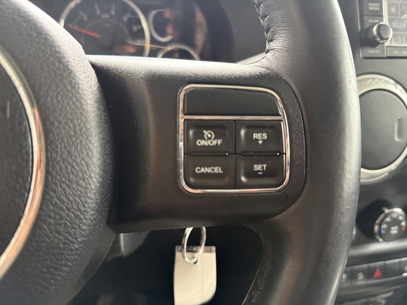 Used 2015 Jeep Wrangler Unlimited Sahara w/ Connectivity Group AWD/4WD image 27
