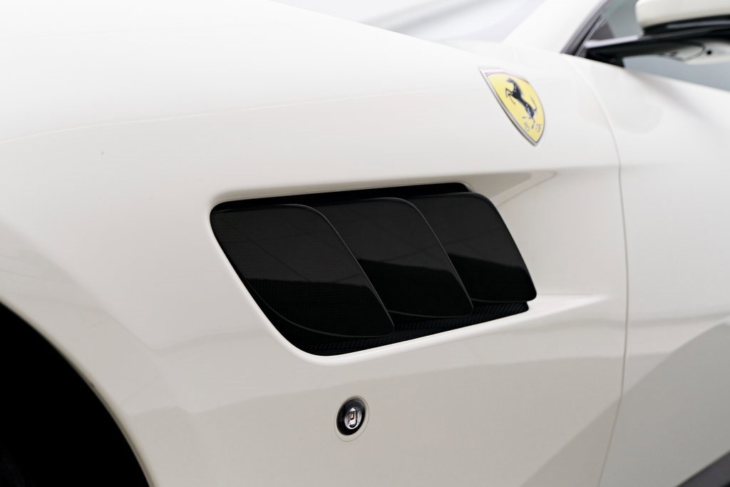 Used 2019 Ferrari GTC4Lusso T image 28