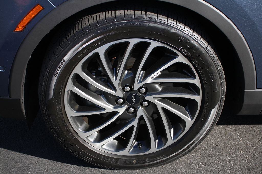 Used 2019 Lincoln Nautilus Reserve FWD image 10