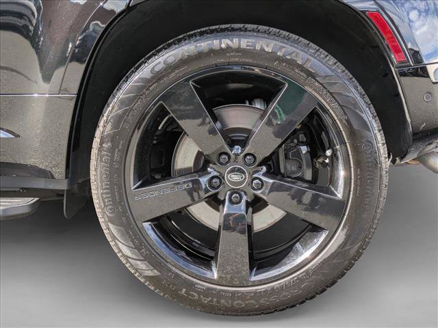 Certified 2025 Land Rover Defender 110 V8 AWD/4WD image 25