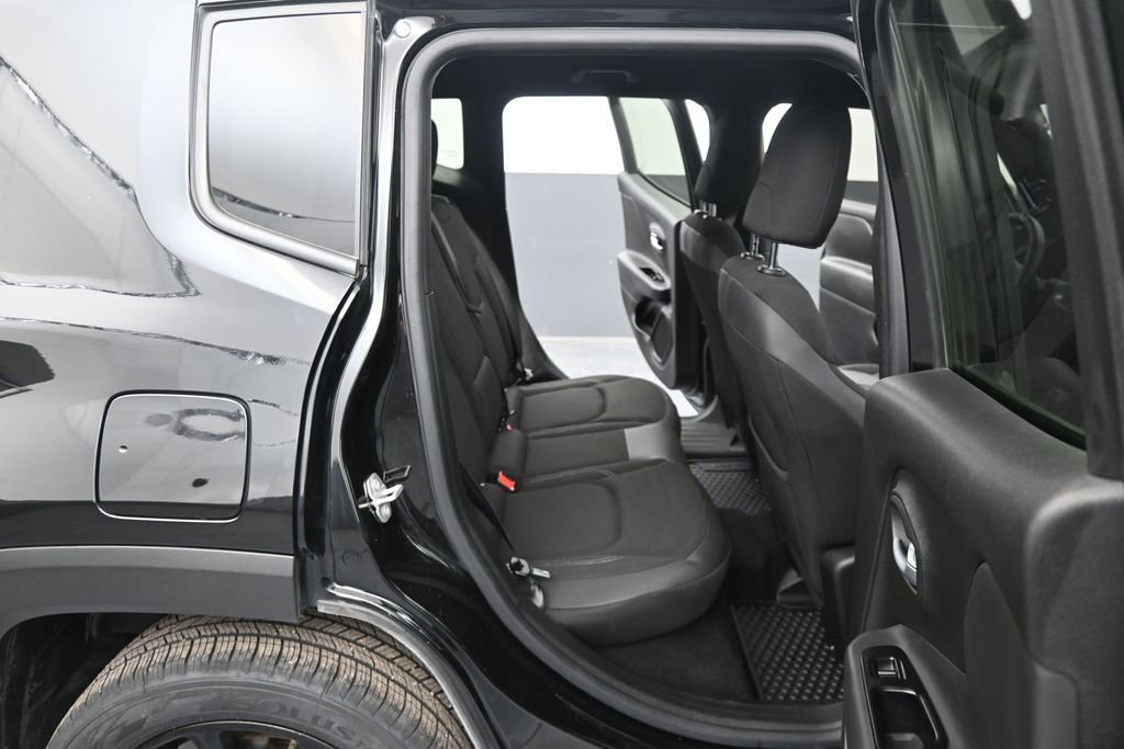 Used 2022 Jeep Renegade Altitude w/ Convenience Group AWD/4WD image 35