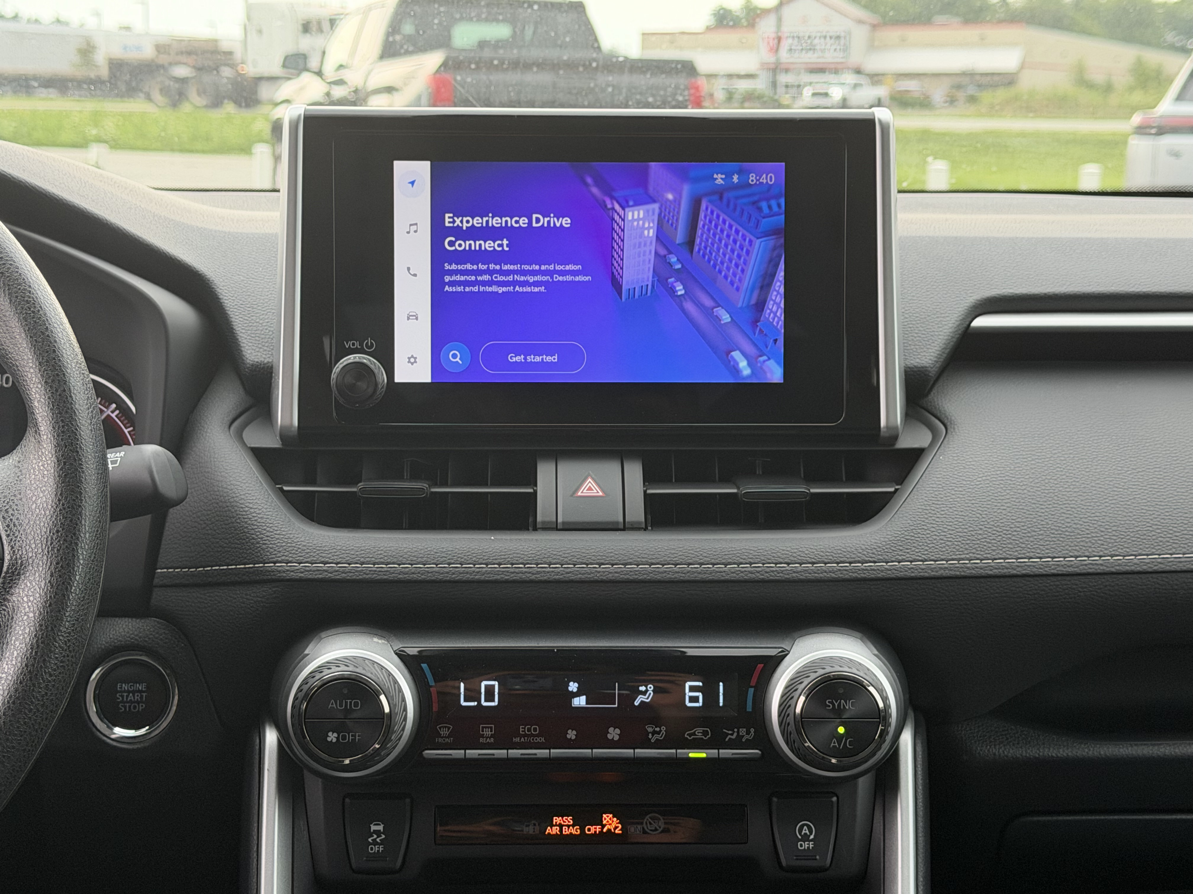Used 2025 Toyota RAV4 XLE FWD image 22