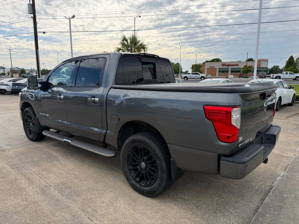 Used 2017 Nissan Titan SL w/ SL Towing Convenience Package AWD/4WD image 3
