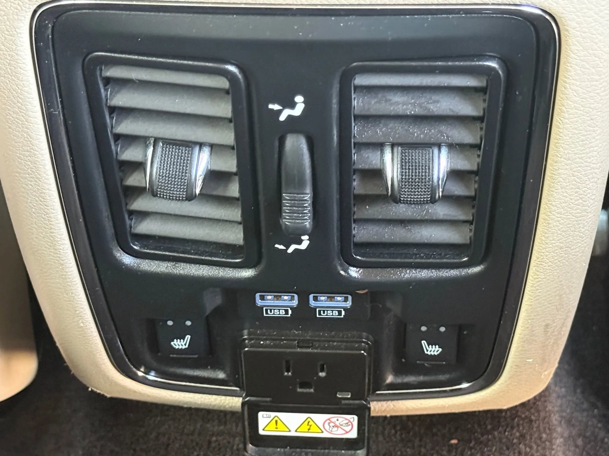 Used 2018 Jeep Grand Cherokee Limited image 25