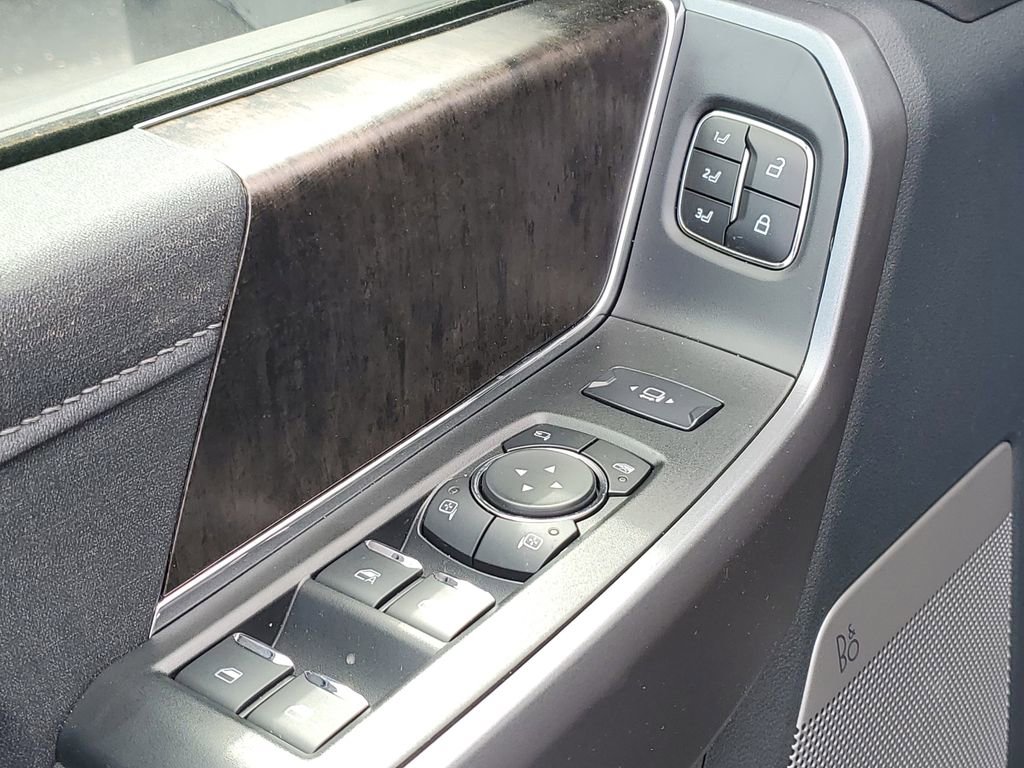 New 2025 Ford F350 Lariat w/ Lariat Ultimate Package image 28