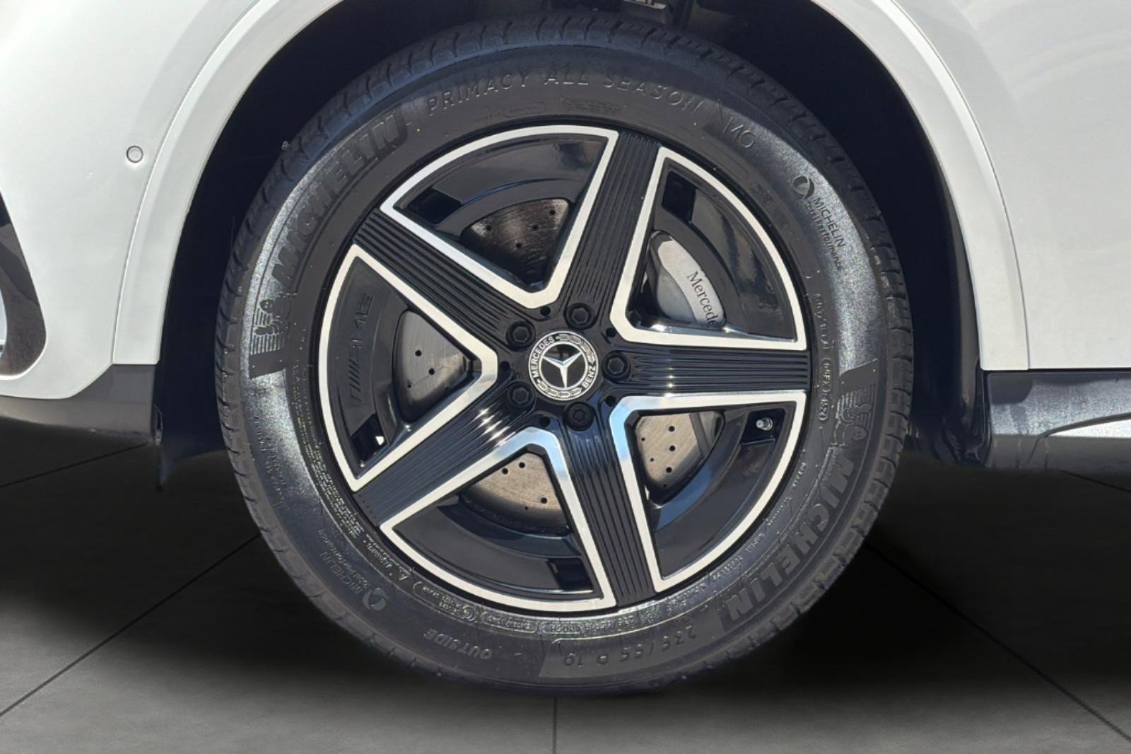 Used 2024 Mercedes-Benz GLC 300 4MATIC image 26