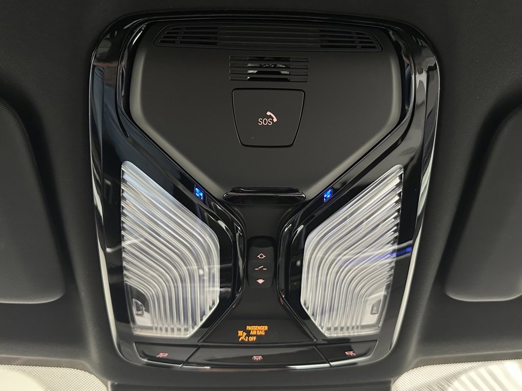 Used 2025 BMW X5 M60i image 38