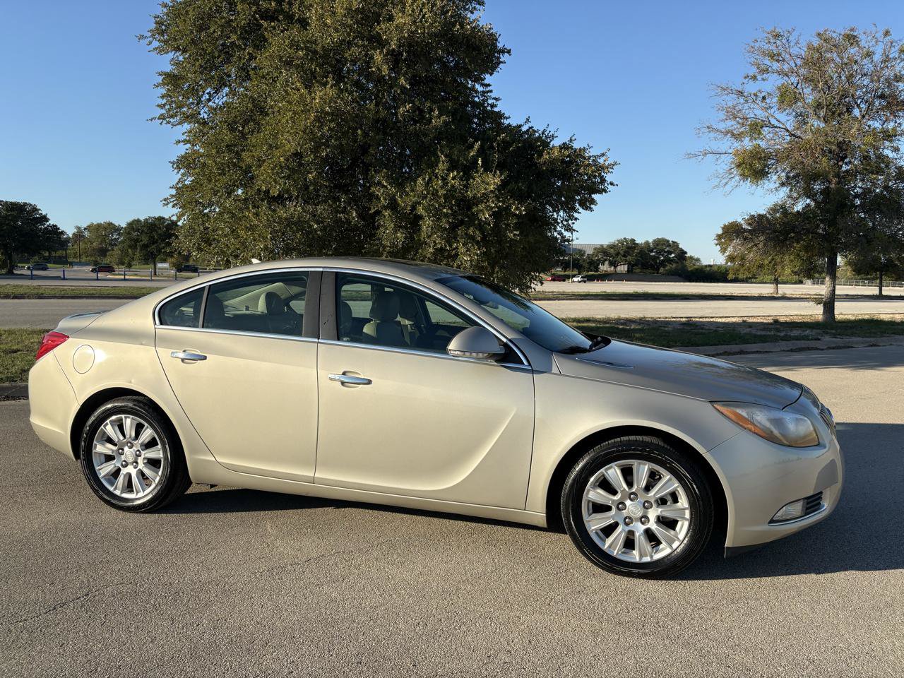 Used 2013 Buick Regal Premium FWD image 47