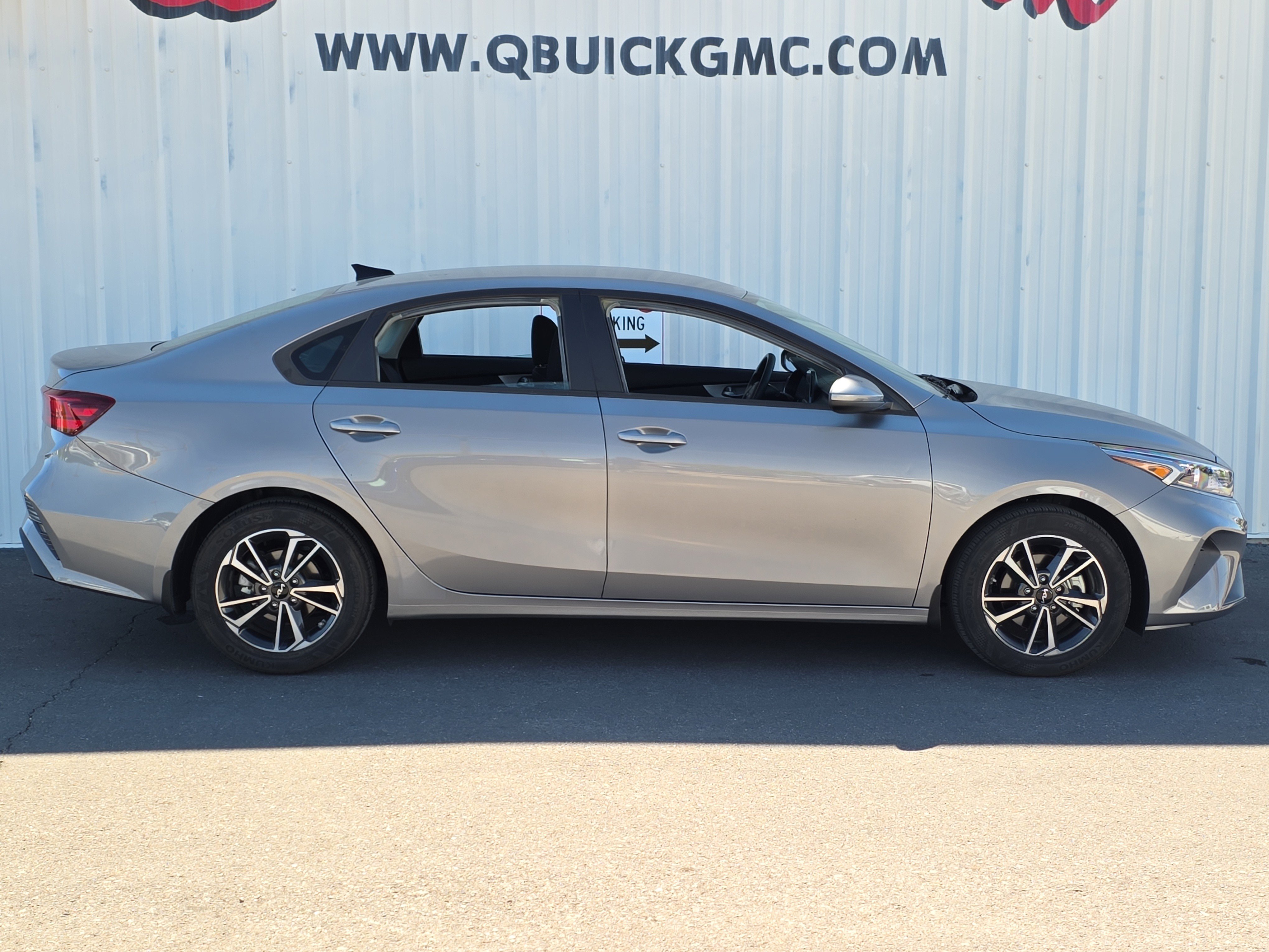 Used 2023 Kia Forte LXS image 8