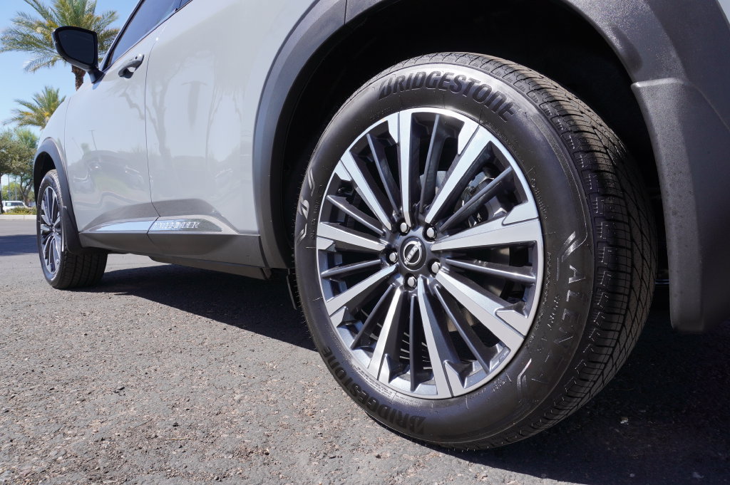 New 2026 Nissan Pathfinder Platinum FWD image 6