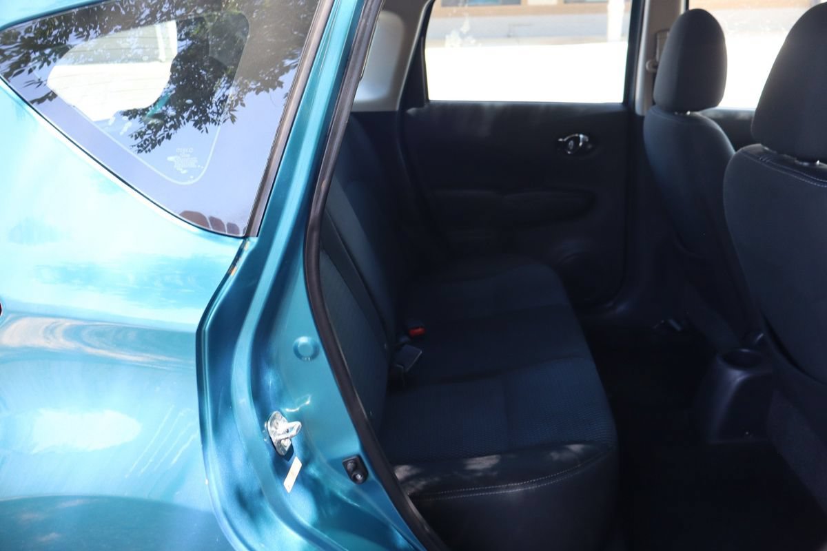 Used 2015 Nissan Versa Note SV FWD image 21