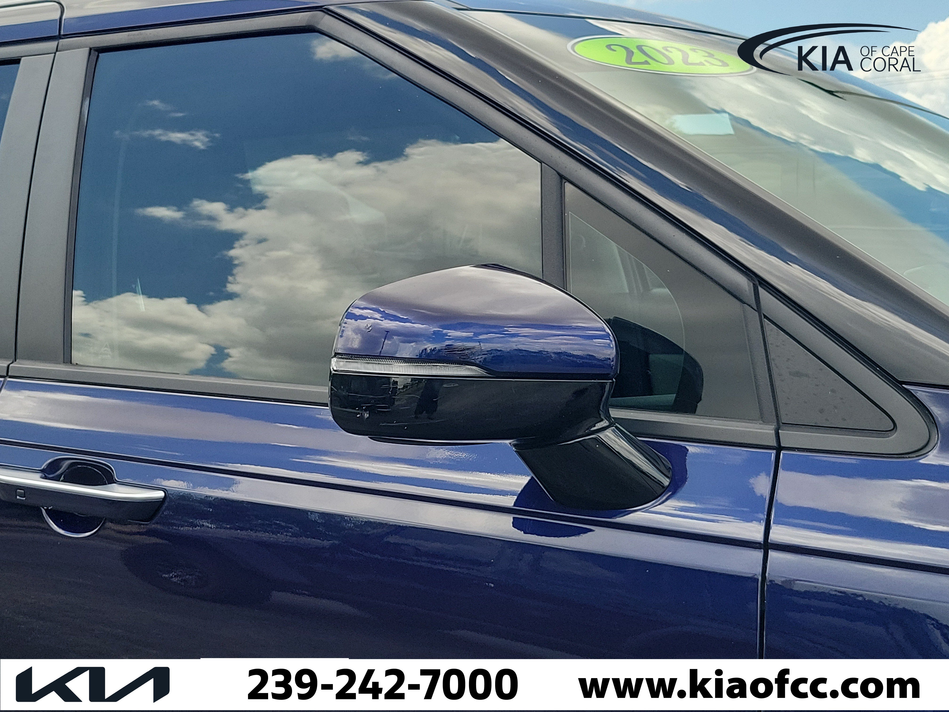 Certified 2023 Kia Carnival LX FWD image 8