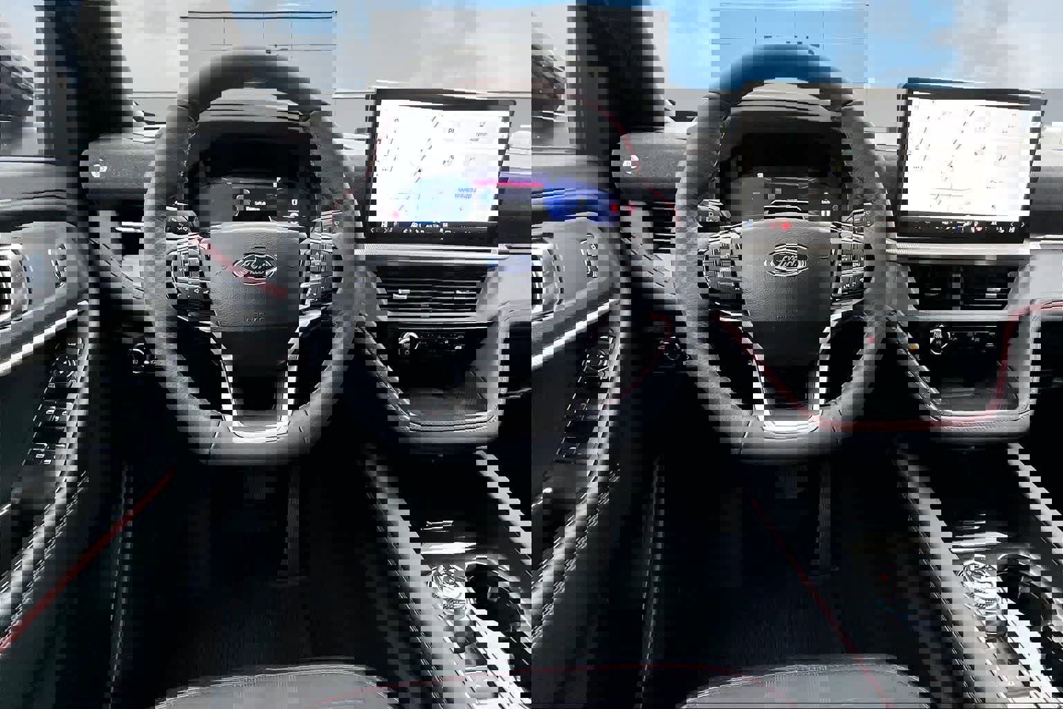 Used 2025 Ford Explorer ST-Line image 15