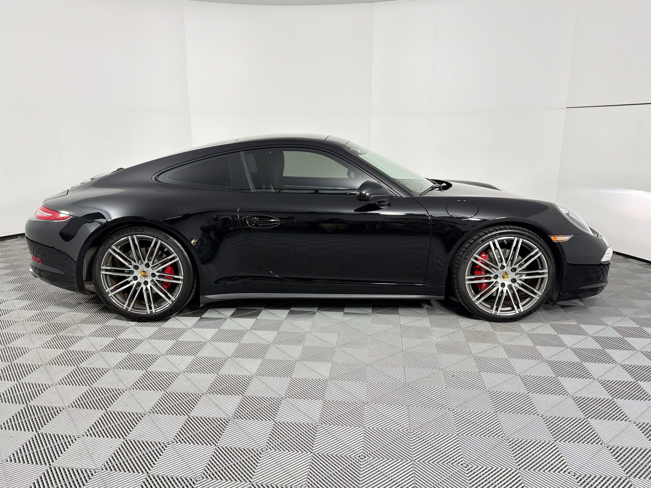 Certified 2015 Porsche 911 Carrera 4S AWD/4WD image 8