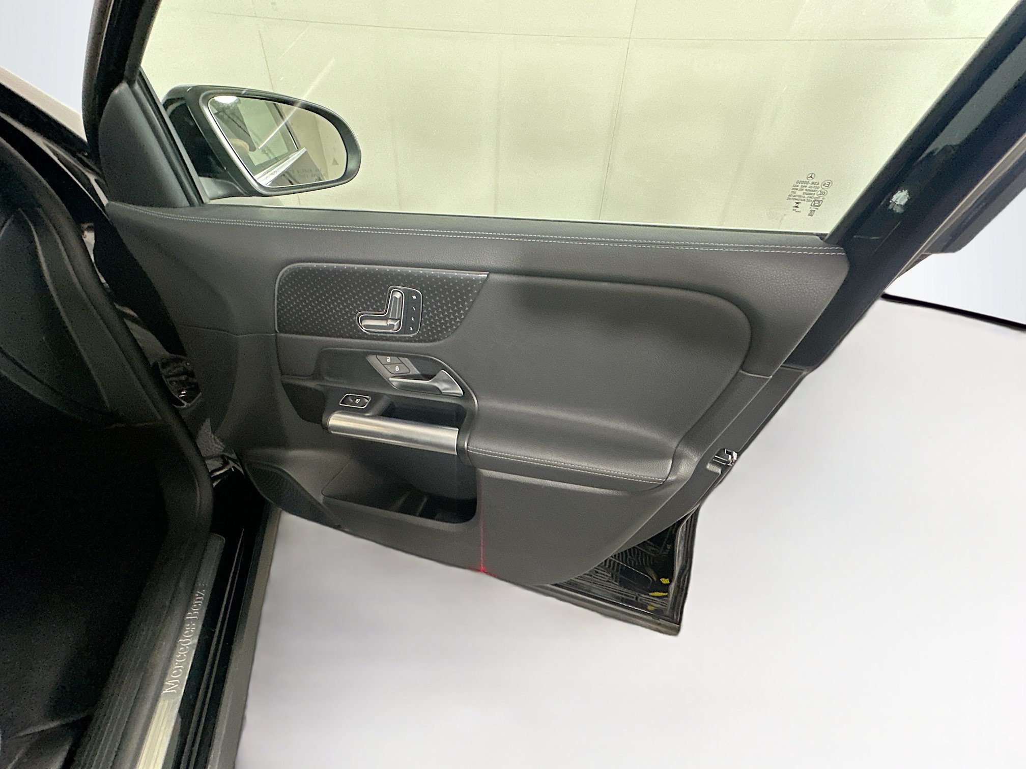 Used 2025 Mercedes-Benz GLA 250 image 31