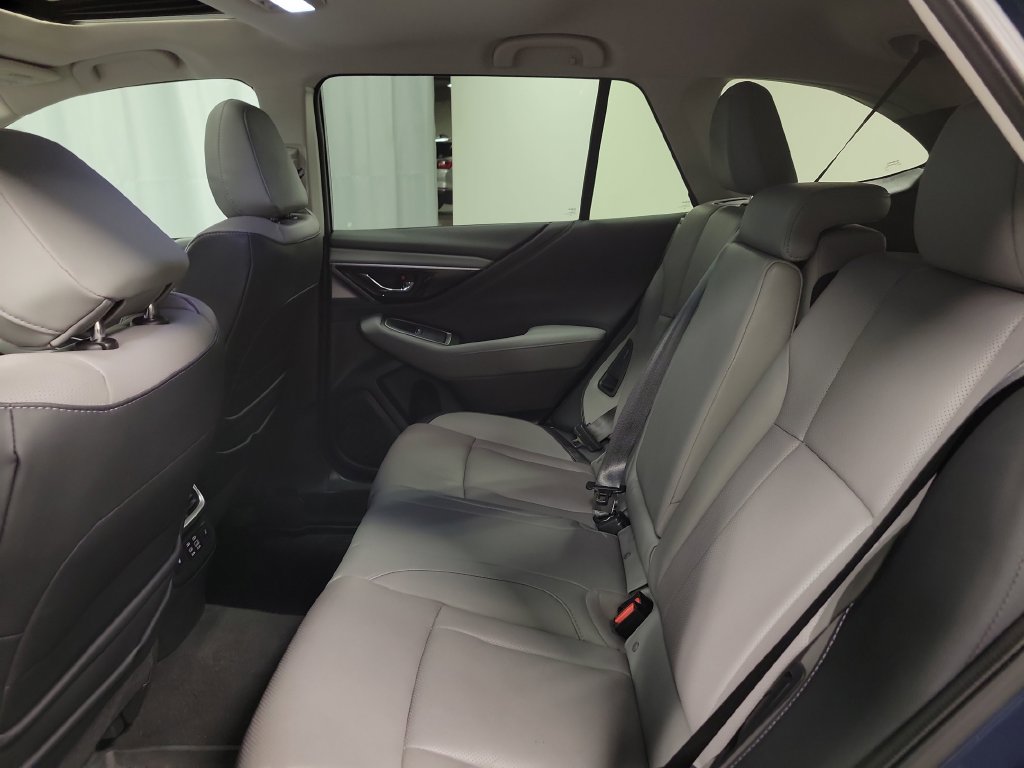 Used 2025 Subaru Outback Limited AWD/4WD image 33