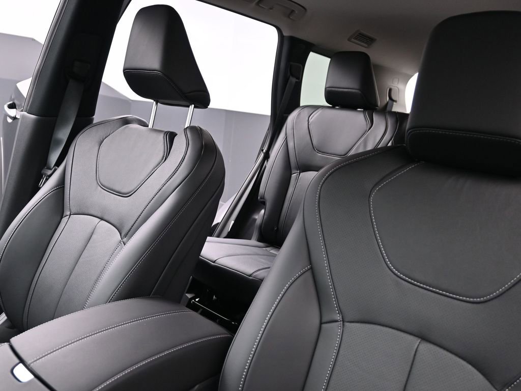 Certified 2025 INFINITI QX60 Luxe w/ Vision Package image 22