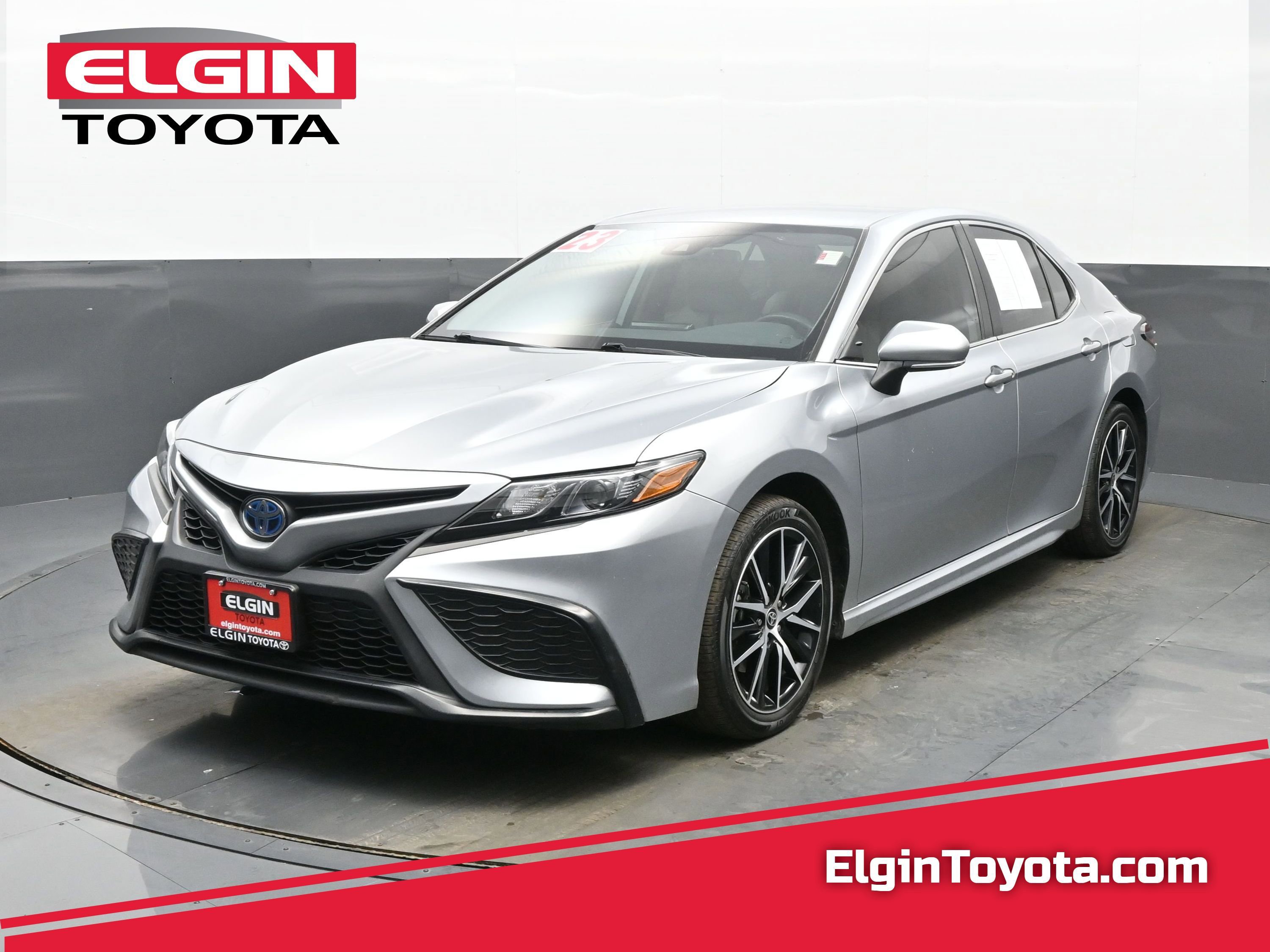 Used 2023 Toyota Camry SE image 1