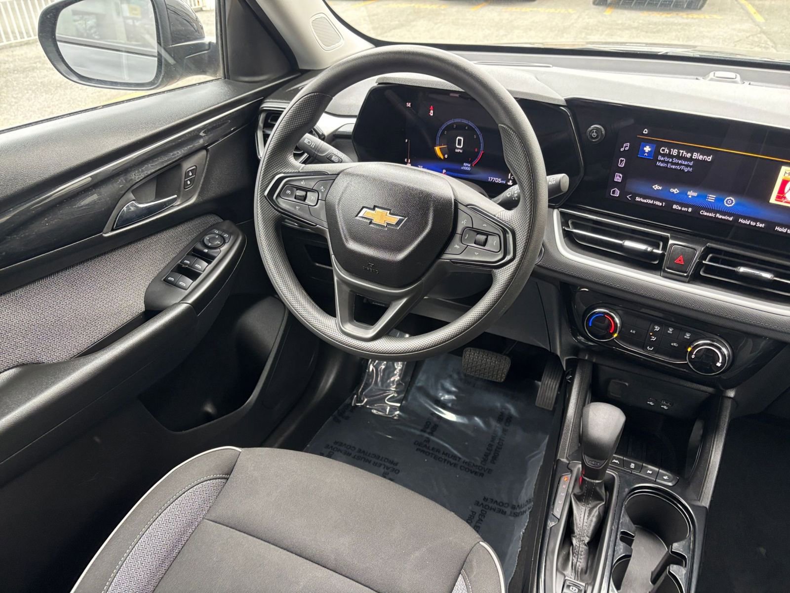 Used 2025 Chevrolet TrailBlazer LT image 30