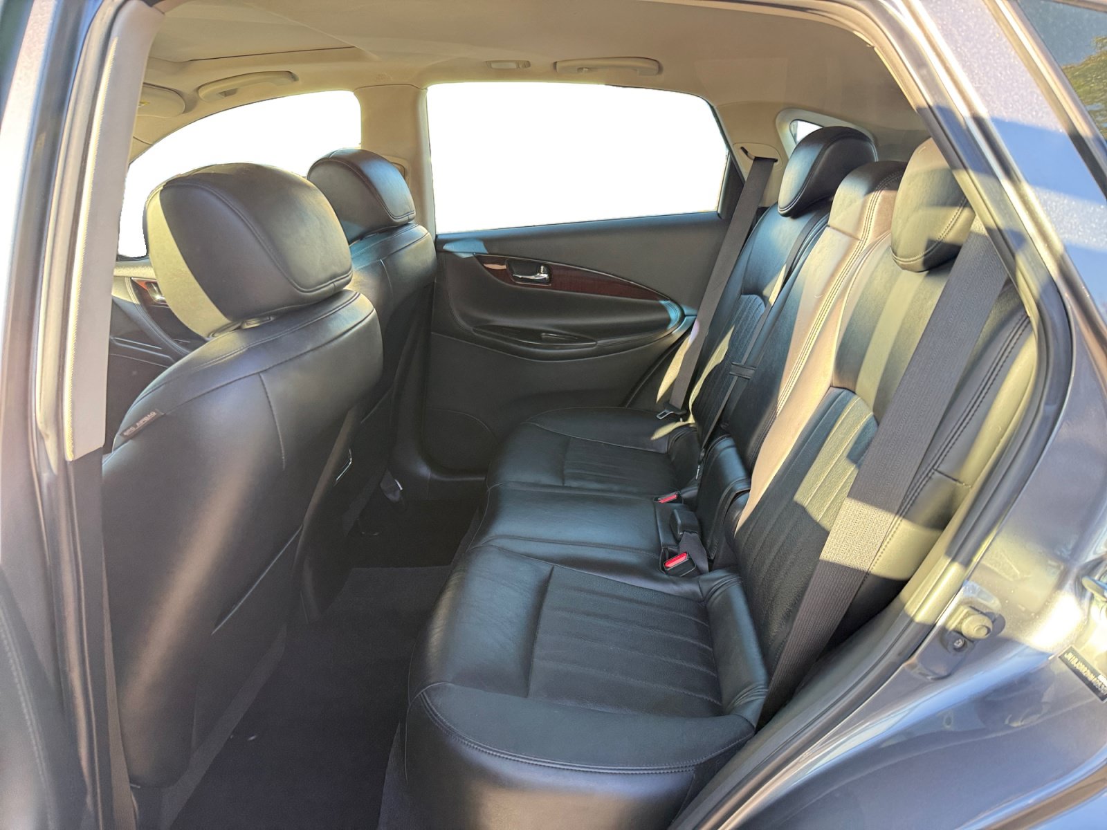 Used 2017 INFINITI QX50 AWD w/ Premium Package image 16