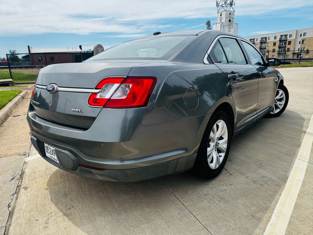 Used 2011 Ford Taurus SEL w/ 201A Rapid Spec Order Code FWD image 2