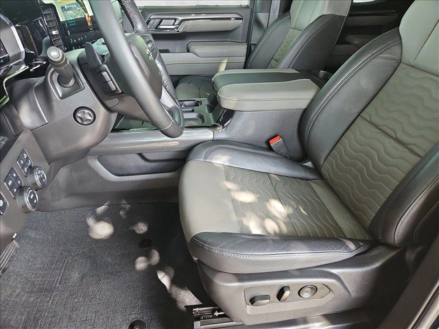 Used 2025 Chevrolet Silverado 1500 ZR2 w/ Technology Package AWD/4WD image 16