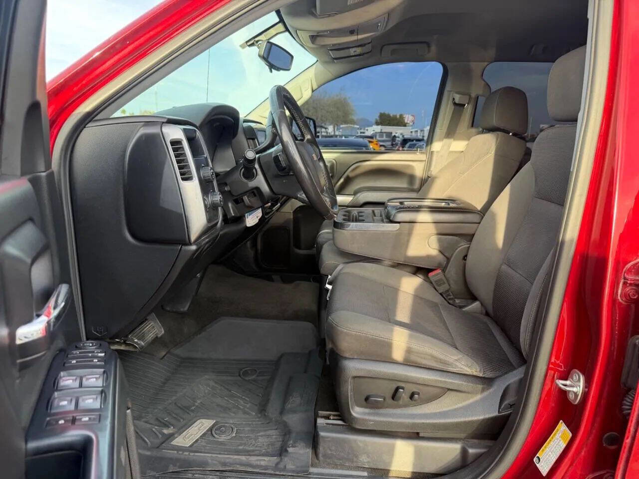Used 2018 Chevrolet Silverado 1500 LT w/ All Star Edition AWD/4WD image 18