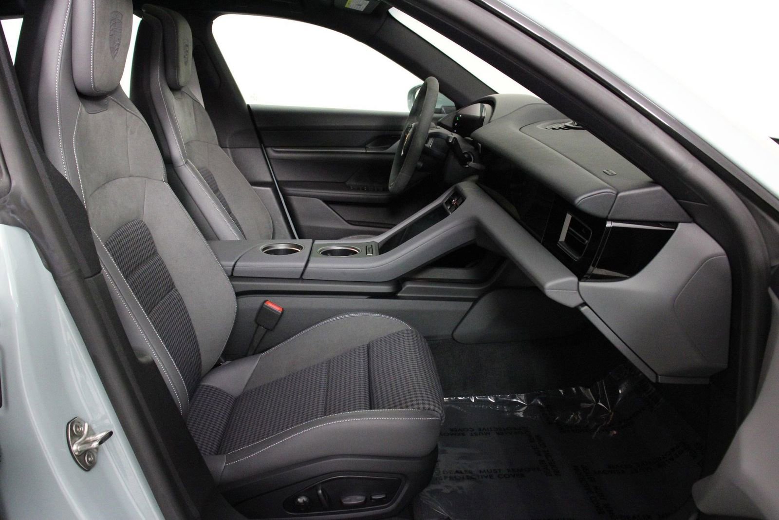 Certified 2025 Porsche Taycan 4 Cross Turismo image 29