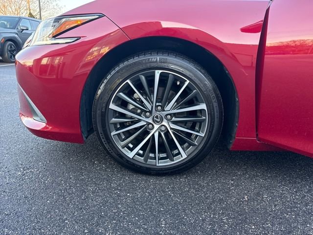 Used 2024 Lexus ES 300h w/ Premium Package image 27