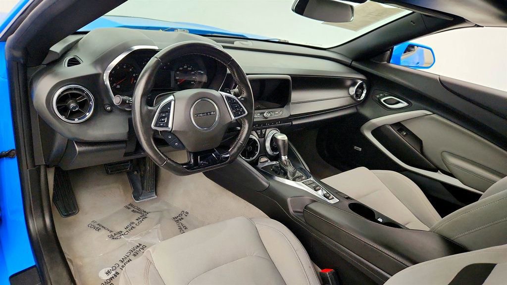 Used 2022 Chevrolet Camaro LT w/ Technology Package image 12