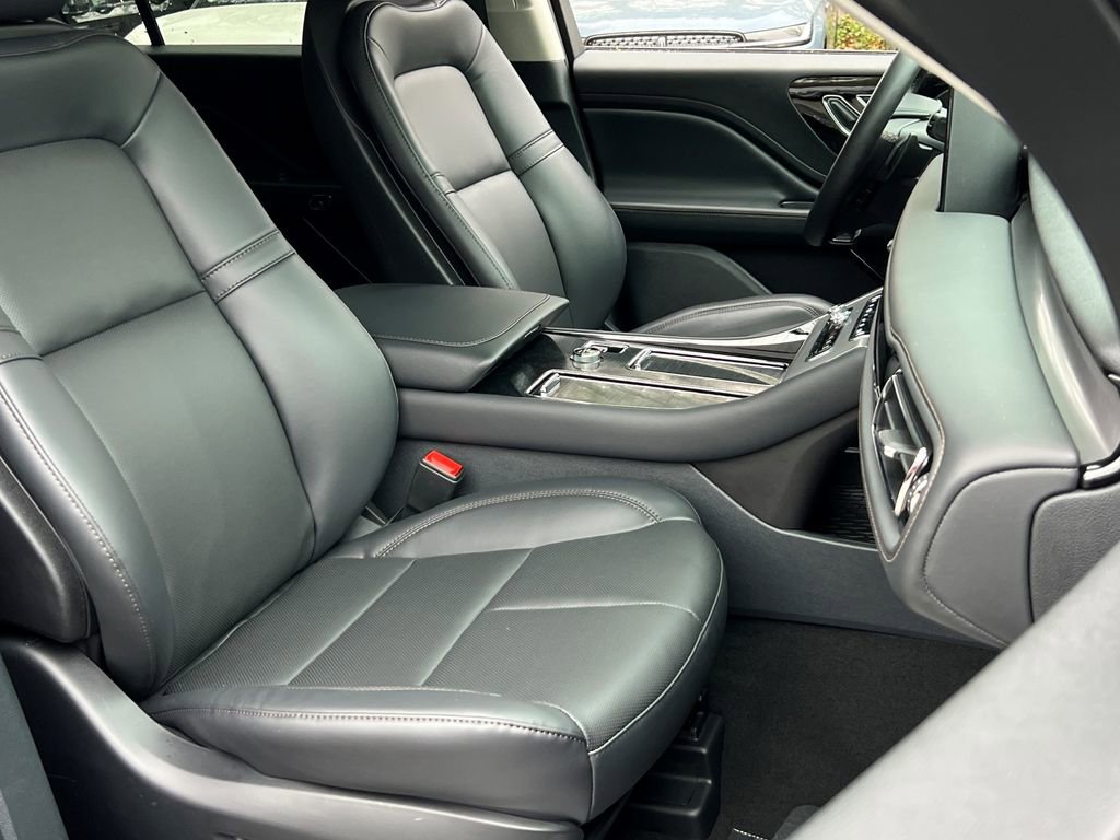 New 2026 Lincoln Aviator AWD w/ Jet Appearance Package image 9
