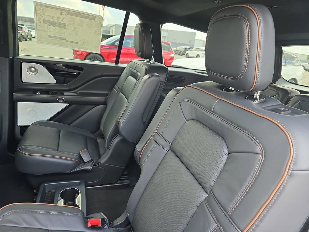 New 2025 Lincoln Aviator Black Label image 13