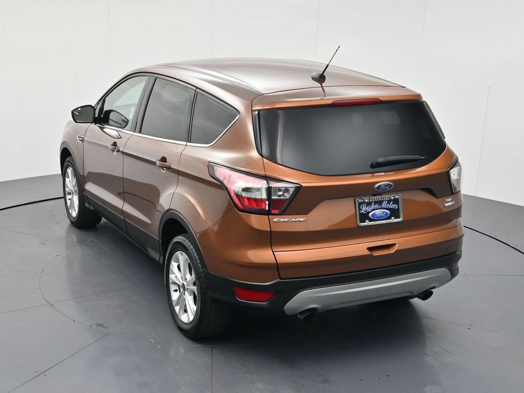 Used 2017 Ford Escape SE AWD/4WD image 40