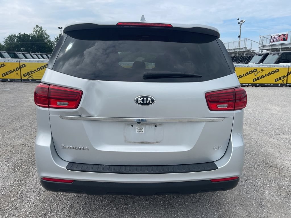 Used 2019 Kia Sedona LX FWD image 4