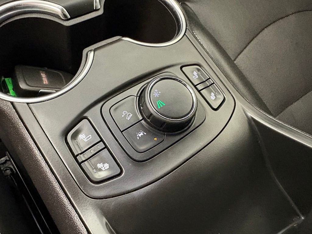 Used 2024 GMC Terrain SLT FWD image 33