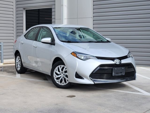 Used 2017 Toyota Corolla LE FWD image 2